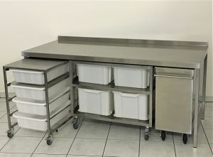 Arbeitstisch AT 010198 mit Zutatenwagen