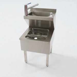 Handwasch- und Ausgussbeckenkombination aus Edelstahl mit Mischbatterie und Ablageblech.