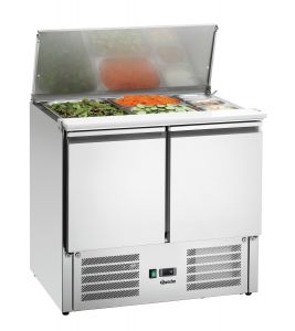 Saladette Bartscher 900T2 geöffnet und mit Salat befüllt